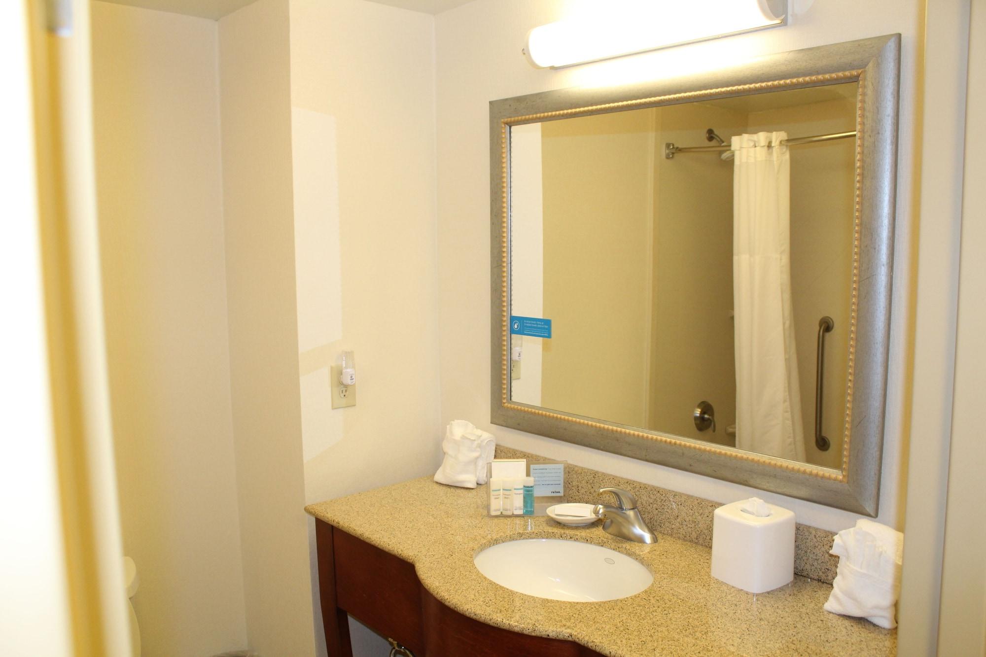 Hampton Inn Gloucester Exterior foto