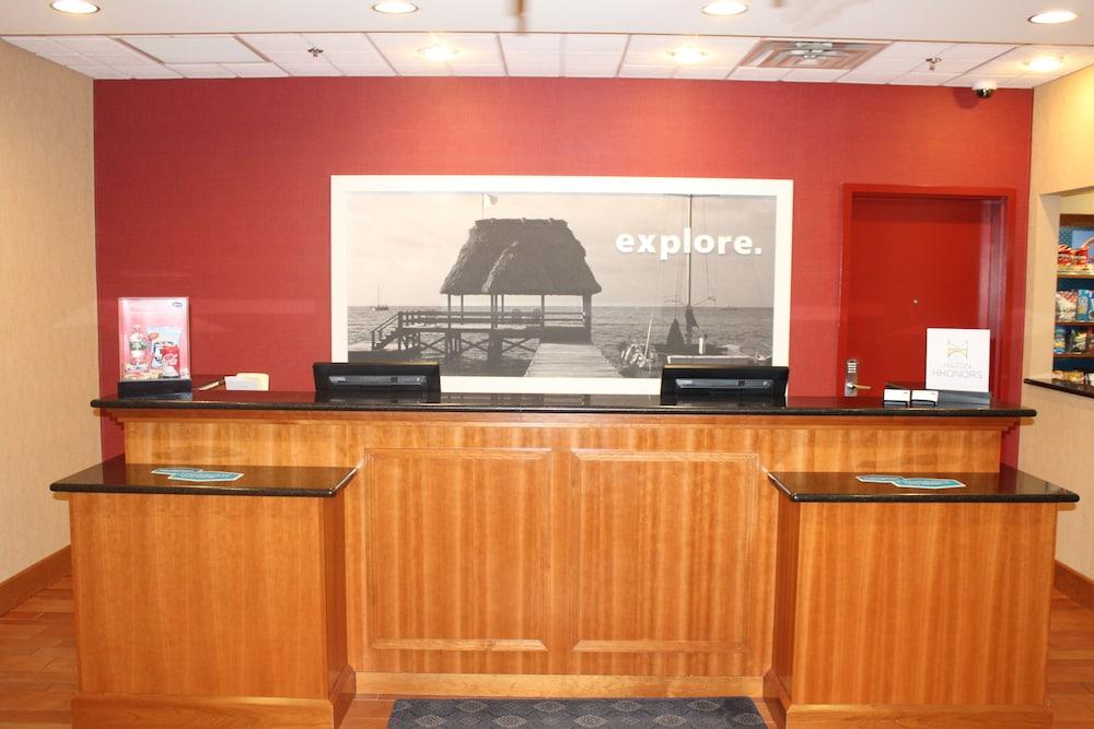 Hampton Inn Gloucester Exterior foto